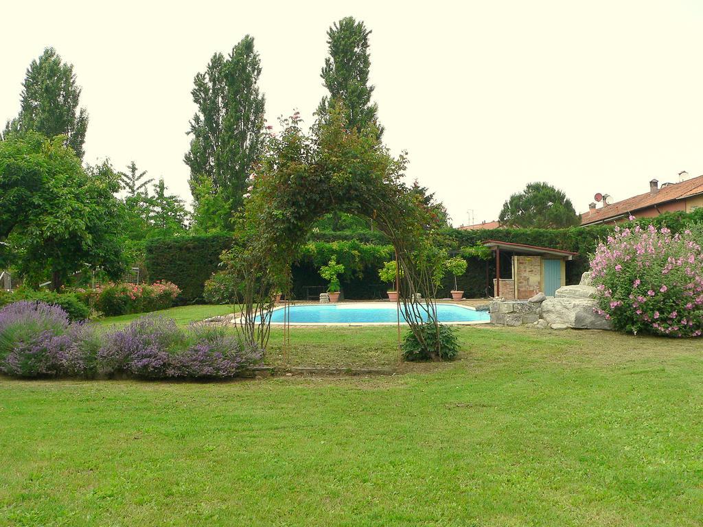 Agriturismo Borgo San Francesco Basiglio Buitenkant foto